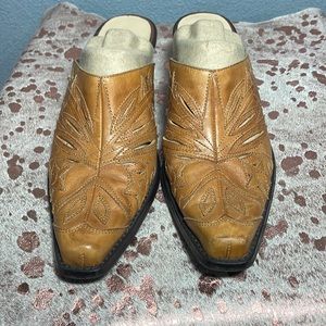Cold water creek leather slip on boots